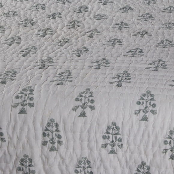 🎉LAST PIECE 🎉RACHEL ZOE Block Print Stitch Quilt - Picture 4 of 8